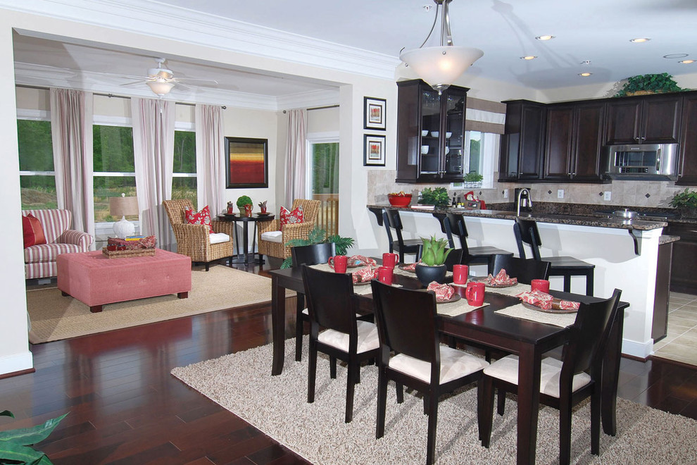 Dining room - traditional dining room idea in Austin