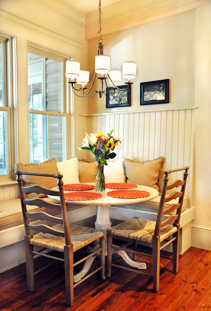 Design ideas for a classic dining room in Jacksonville.
