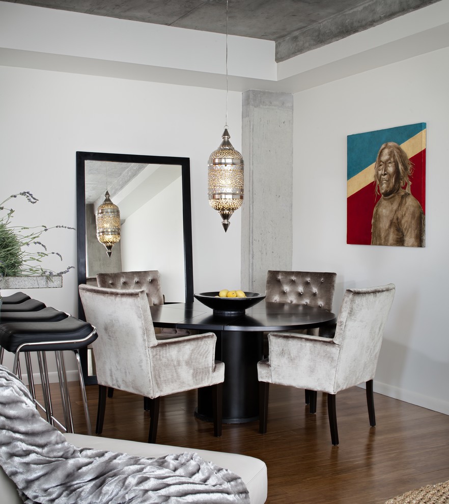 This is an example of a contemporary dining room in San Francisco.