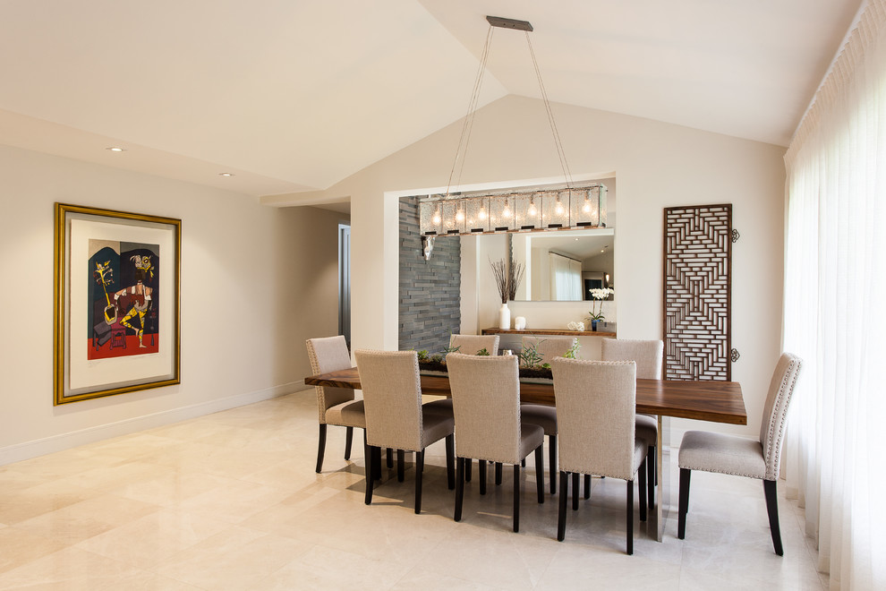 Inspiration pour une grande salle à manger ouverte sur le salon design avec un mur gris et un sol en marbre.