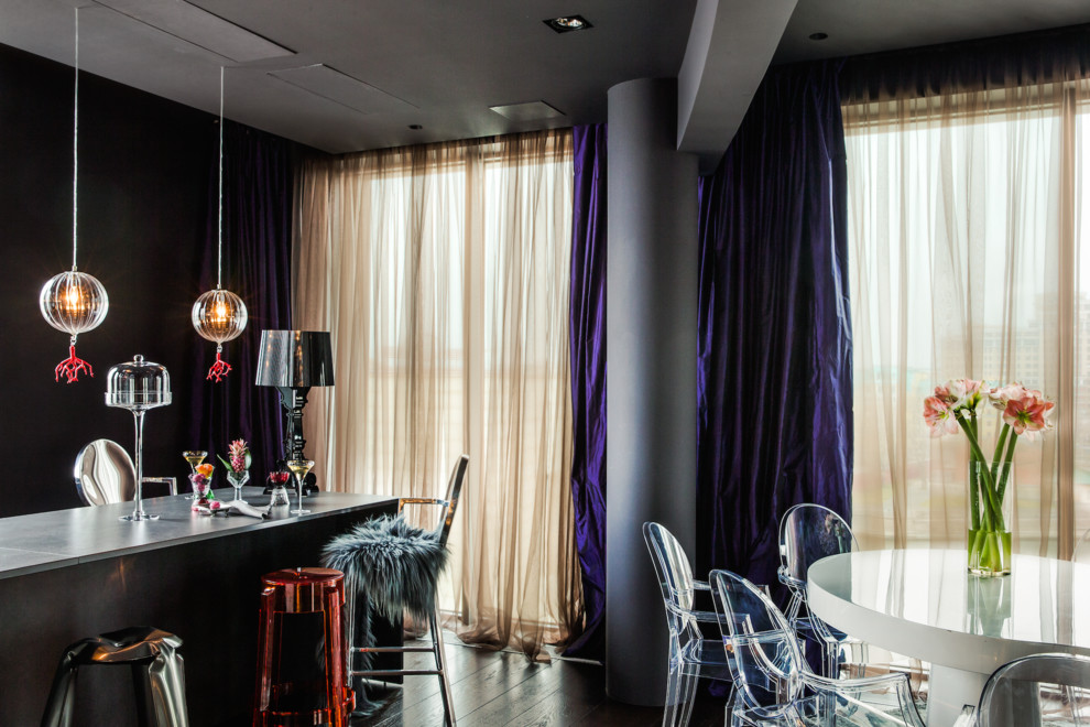 Dining room - eclectic dining room idea in Moscow