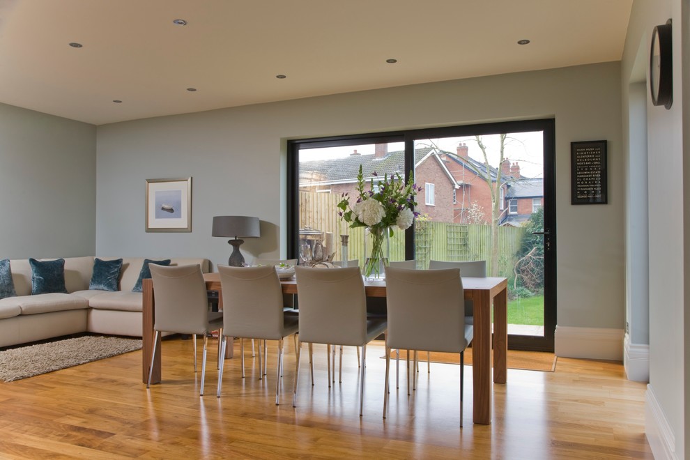 Contemporary dining room in Gloucestershire.