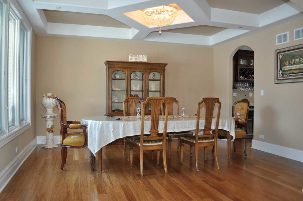 Immagine di una sala da pranzo mediterranea