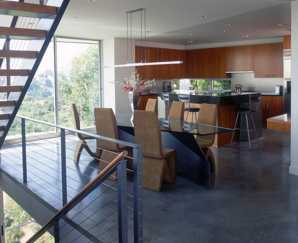 Inspiration for a modern dining room remodel in Los Angeles