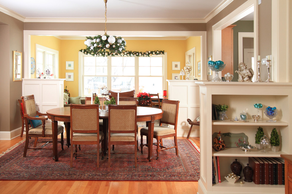 Dining room - country dining room idea in Minneapolis