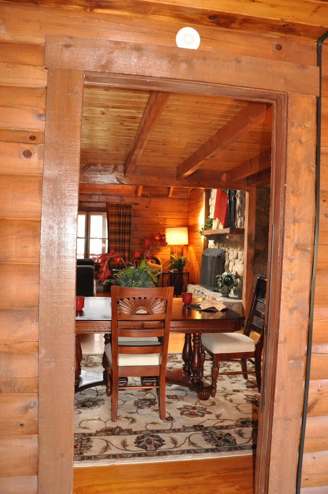 Immagine di una sala da pranzo rustica