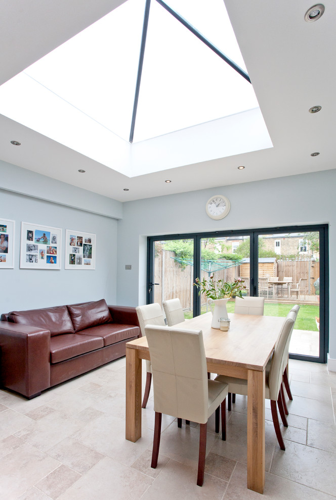 This is an example of a modern dining room in Surrey.