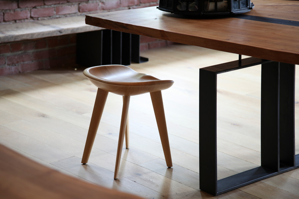 This is an example of a contemporary dining room in San Francisco.