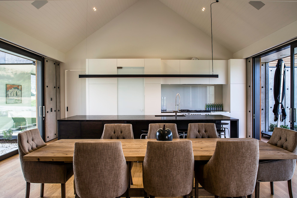 Dining room - contemporary dining room idea in Dunedin