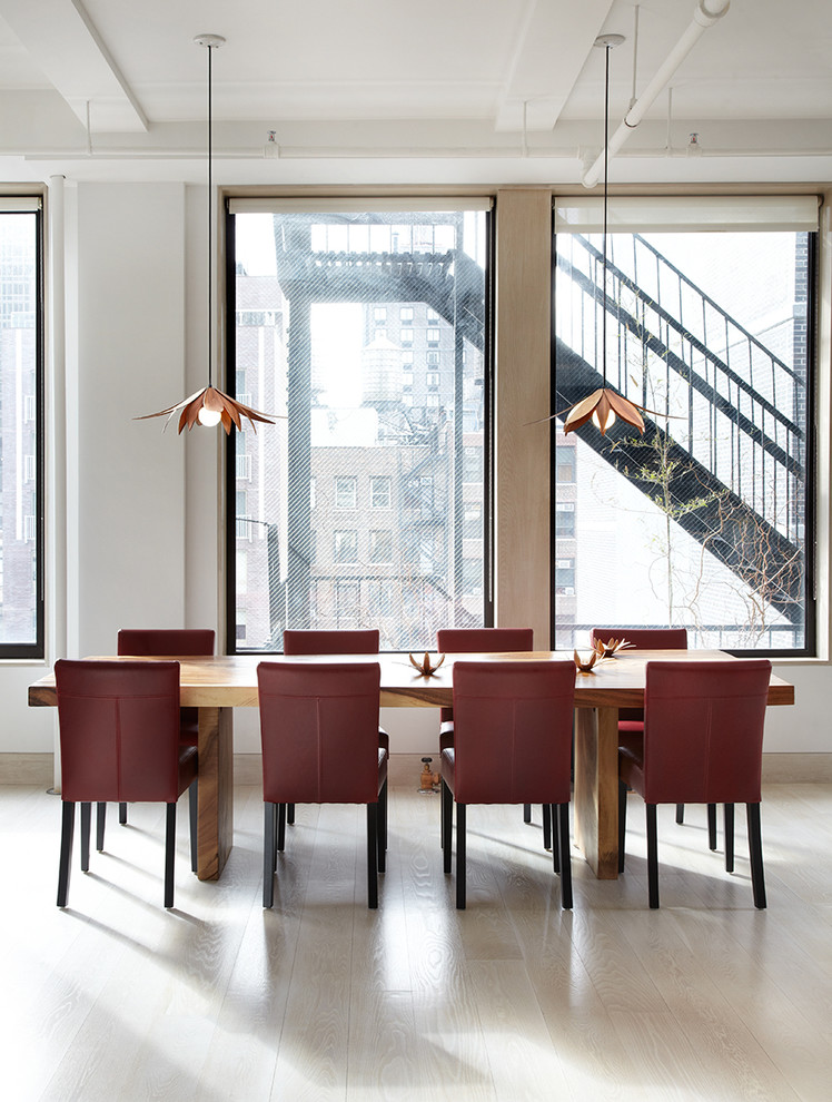 Ispirazione per una sala da pranzo aperta verso la cucina contemporanea