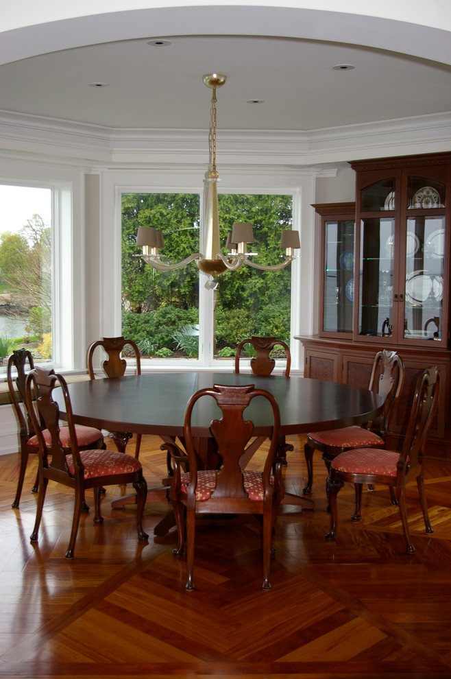 Inspiration pour une salle à manger traditionnelle.