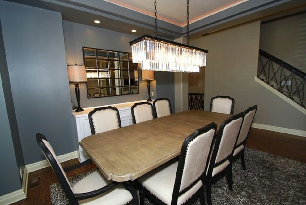 This is an example of a traditional dining room in Omaha.