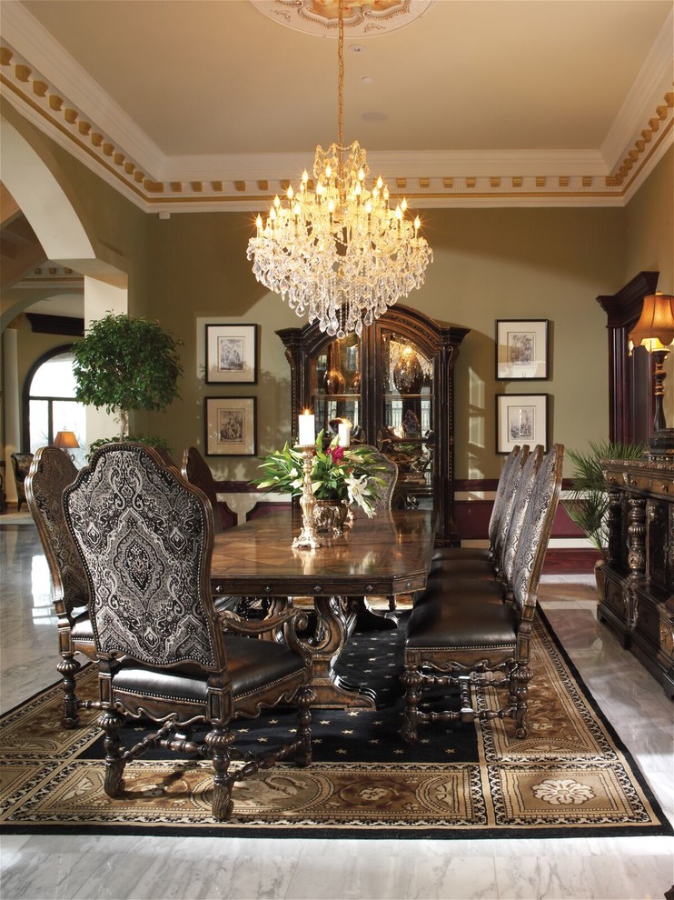 Inspiration pour une salle à manger ouverte sur le salon traditionnelle de taille moyenne avec un mur vert, un sol en marbre et aucune cheminée.