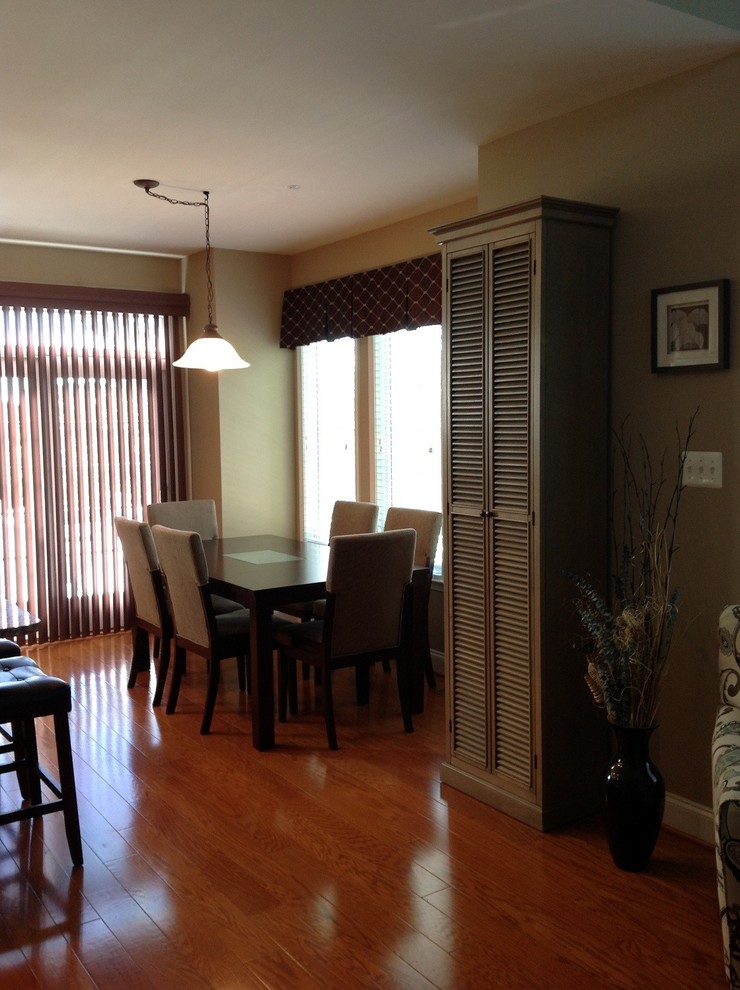 Dining room - traditional dining room idea in Baltimore