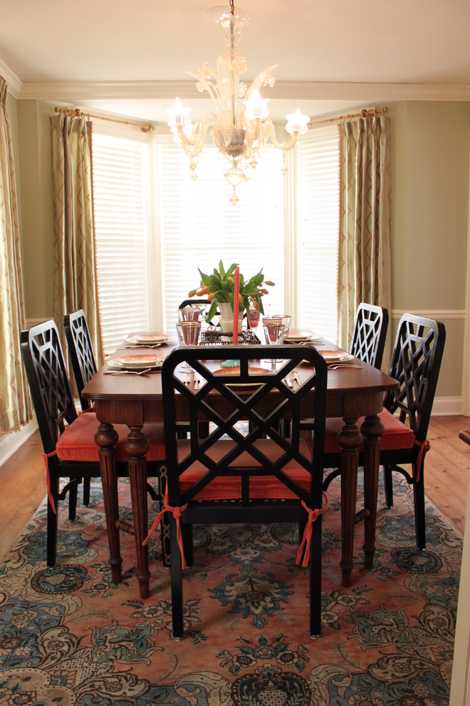 Design ideas for a classic dining room in Milwaukee.