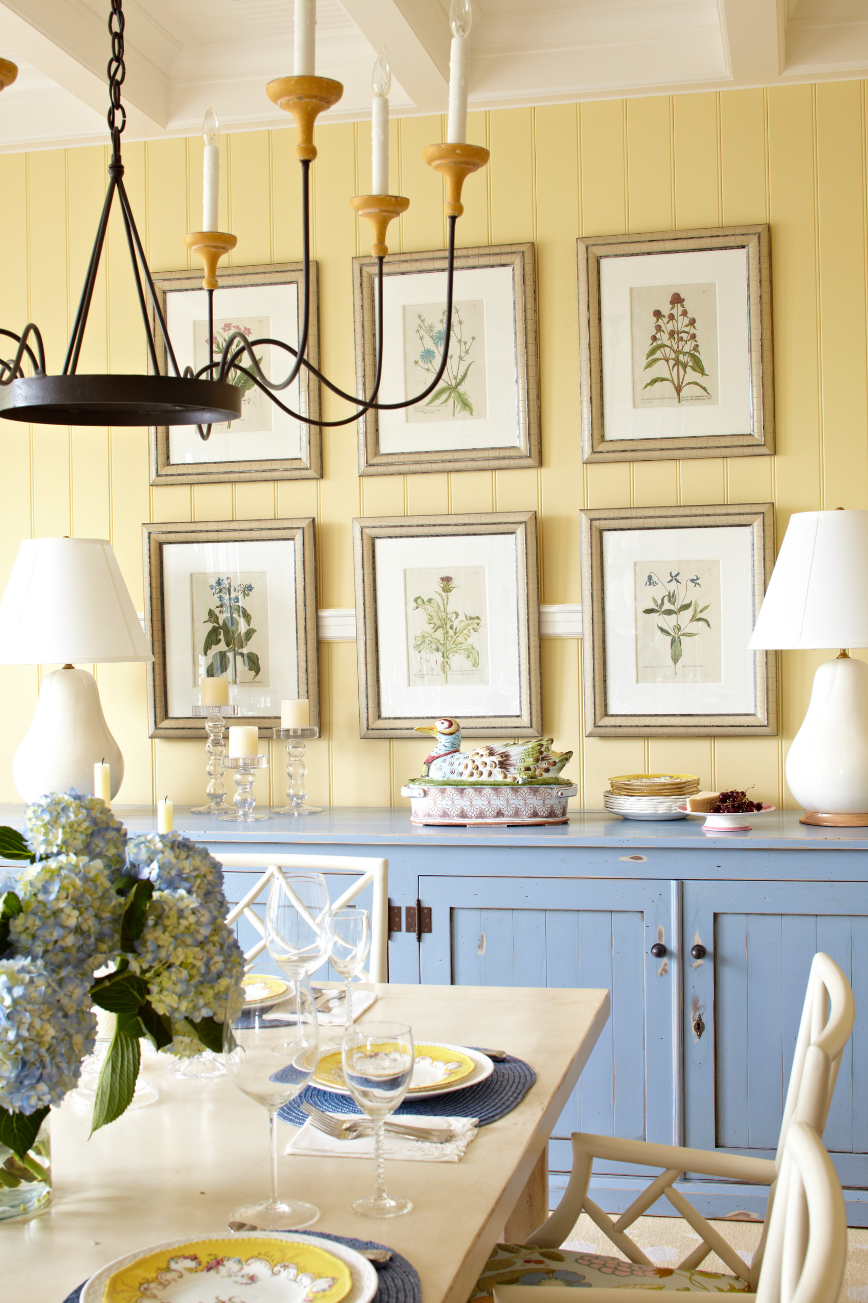 Michigan Summer Home - Beach Style - Dining Room - Chicago - by Tom  Stringer Design Partners | Houzz