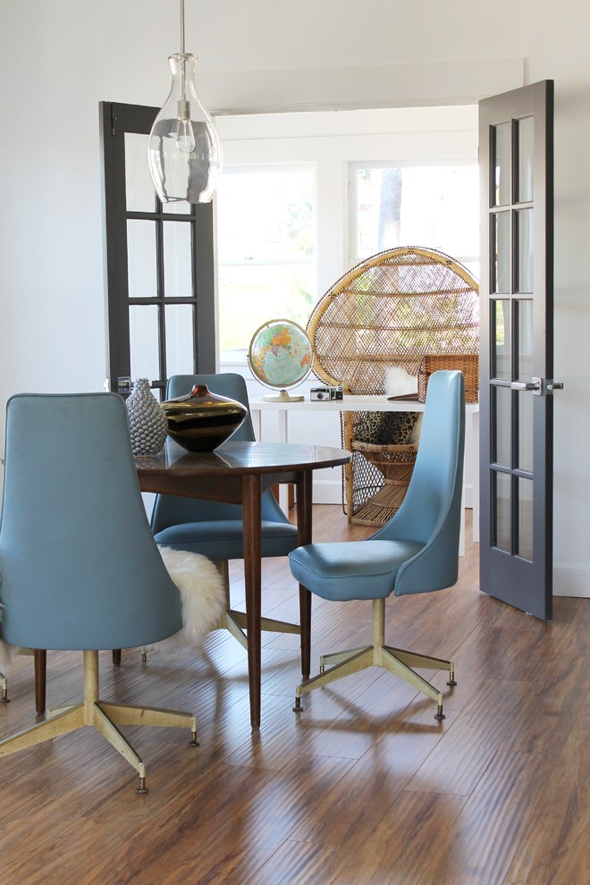 Minimalist dining room photo in Los Angeles