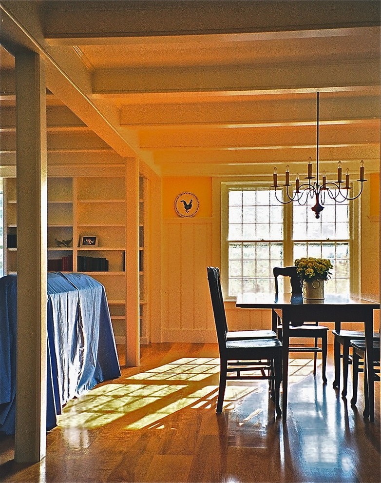 Inspiration for a timeless dining room remodel in Boston