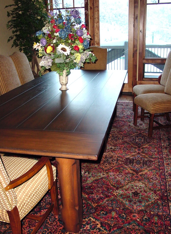 Example of a classic dining room design in Salt Lake City