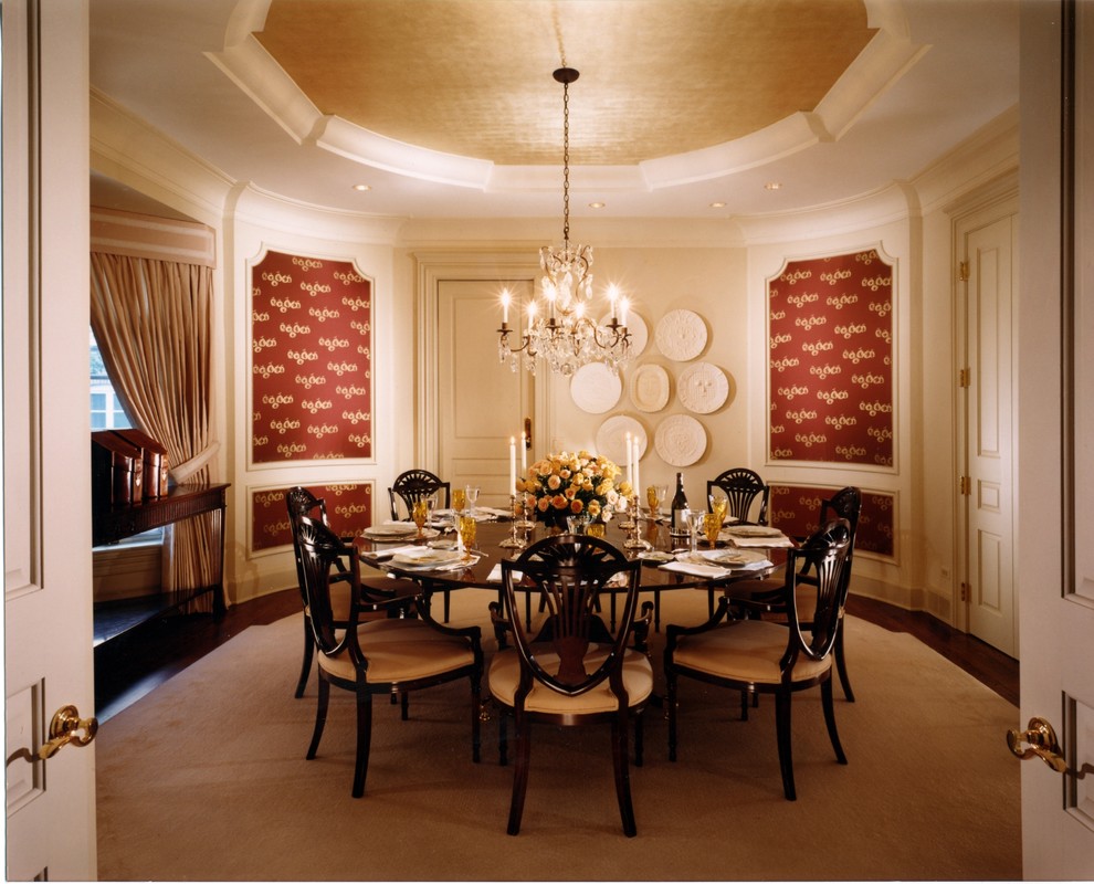 Inspiration for a traditional dining room in Chicago.