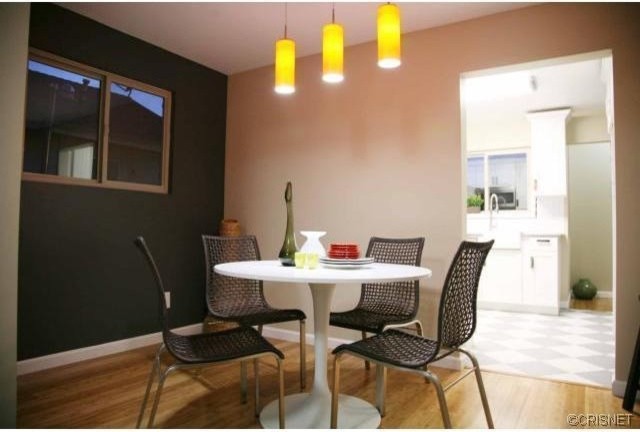 Dining room - modern dining room idea in Los Angeles