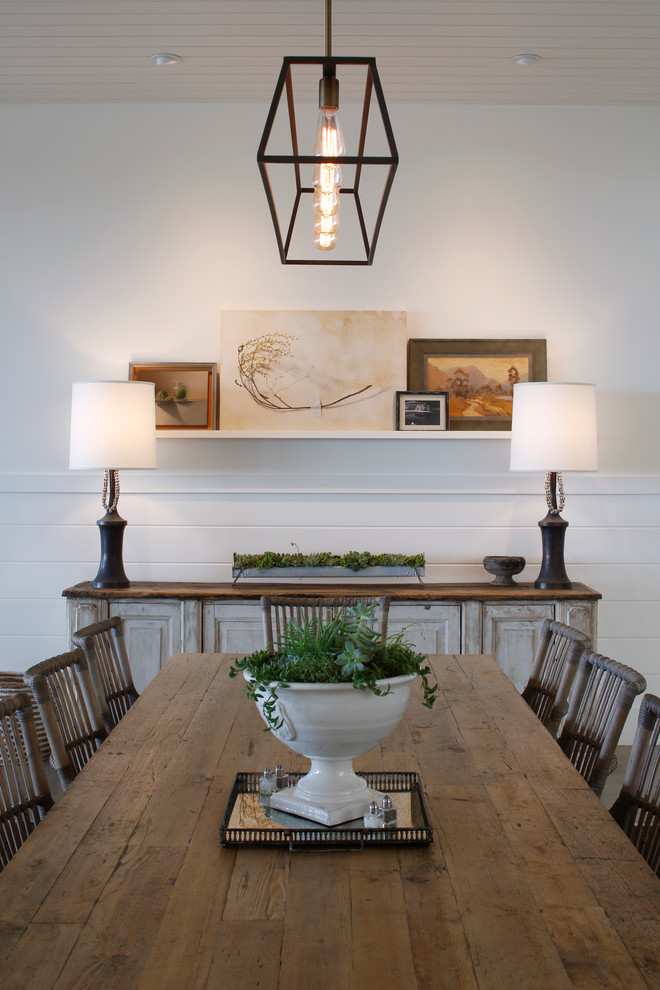 Dining room - country dining room idea in San Diego