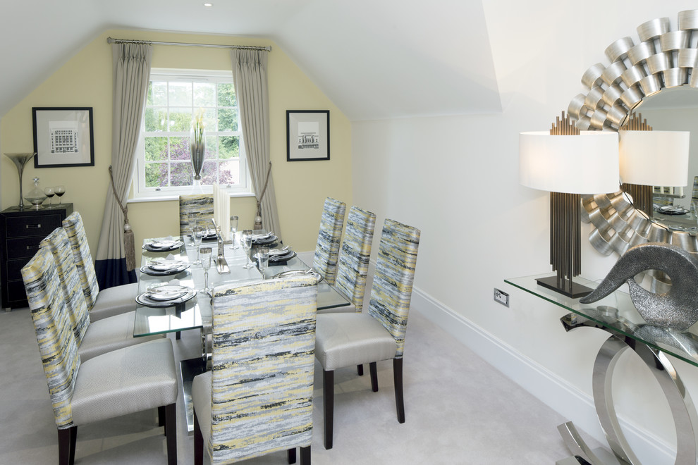 Design ideas for a traditional dining room in Berkshire.