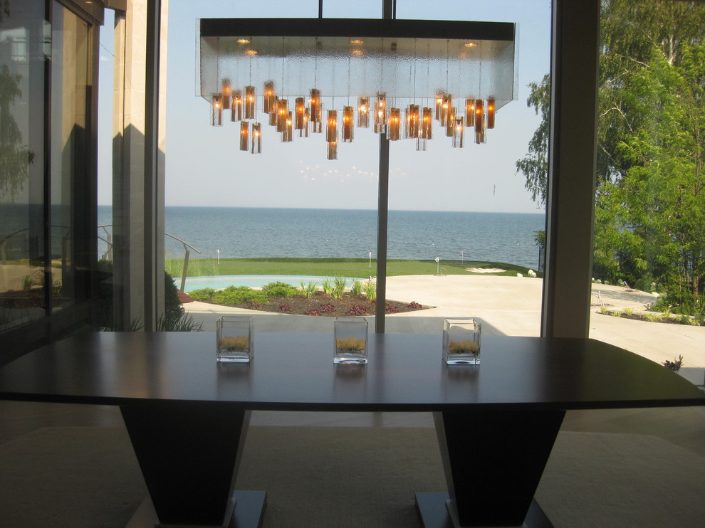 This is an example of a contemporary dining room in Los Angeles.