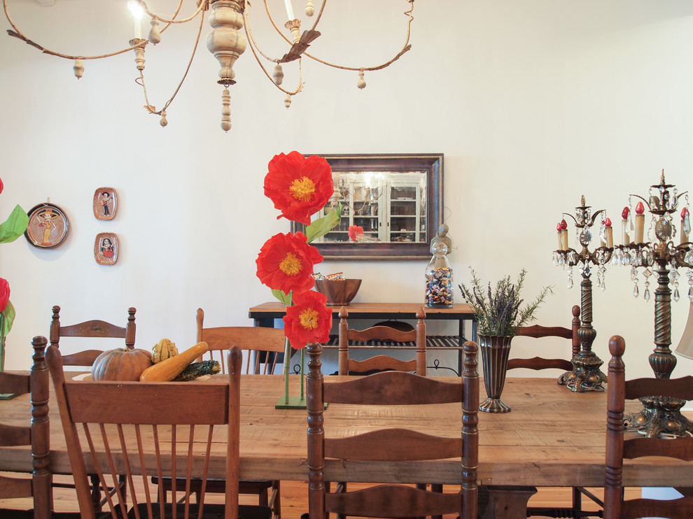 This is an example of an eclectic dining room in New Orleans.