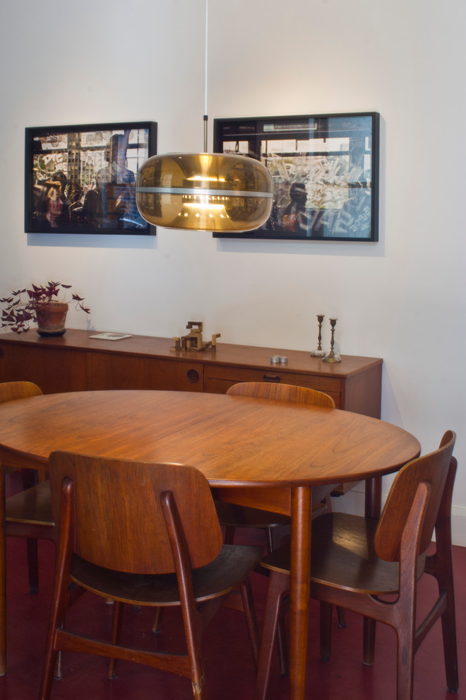 Minimalist dining room photo
