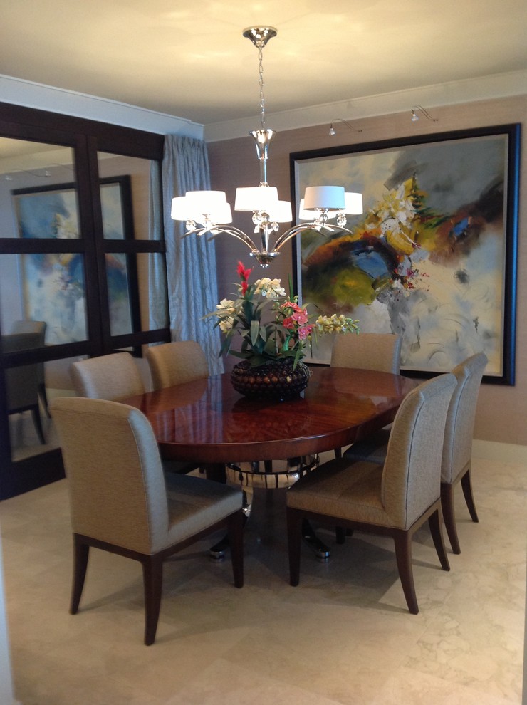 Transitional dining room photo in St Louis