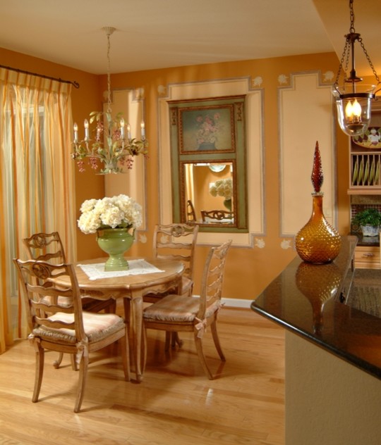 Inspiration for a classic dining room in Orlando.