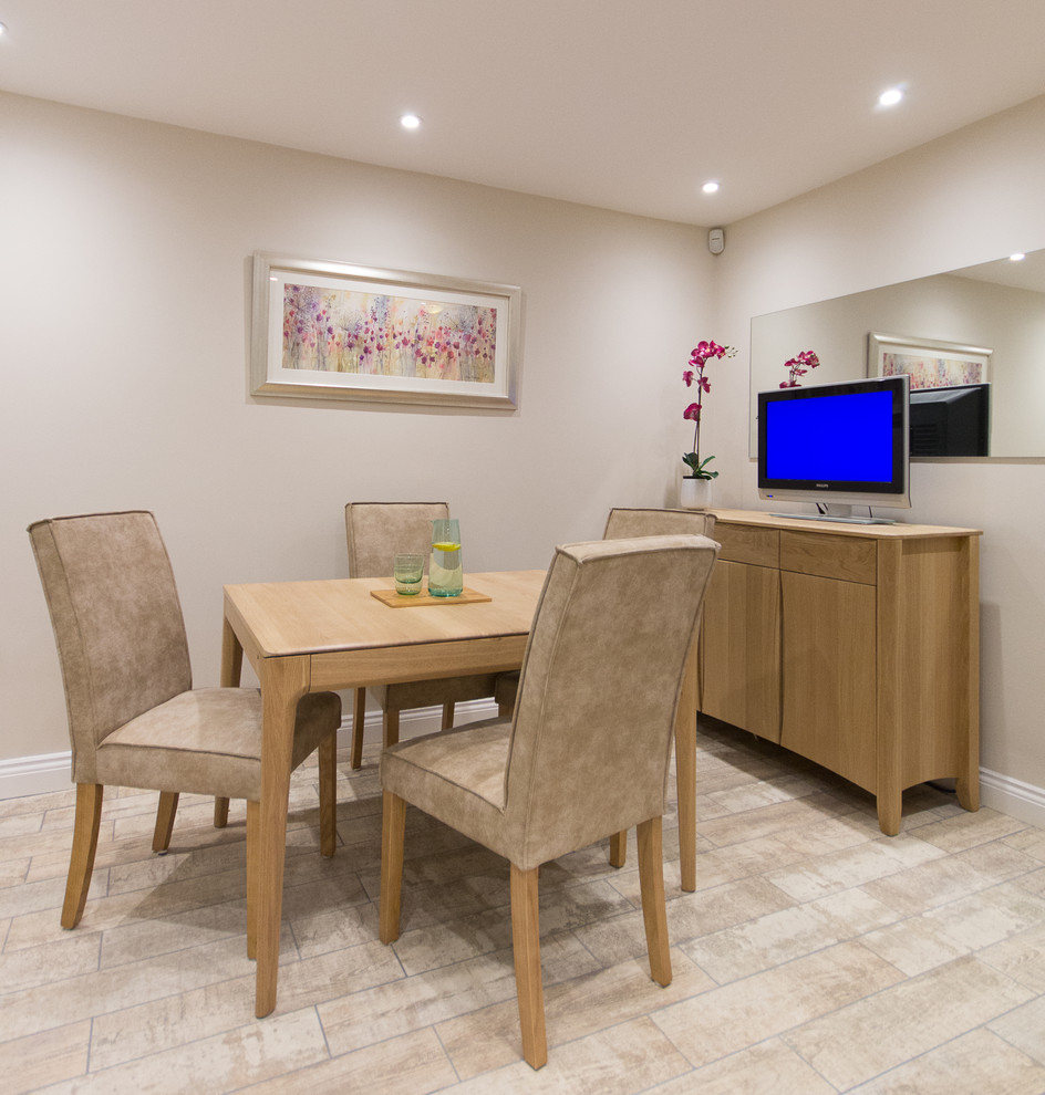 Photo of a contemporary dining room in London.