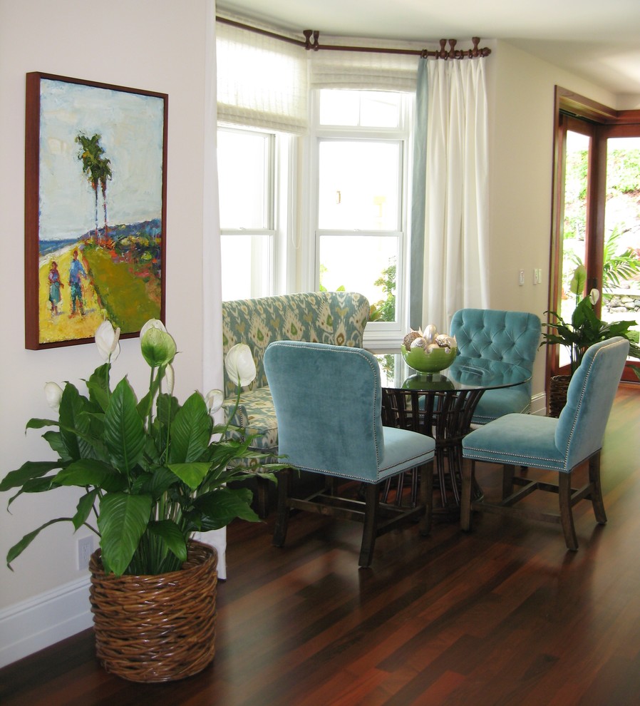 Island style dining room photo in Hawaii
