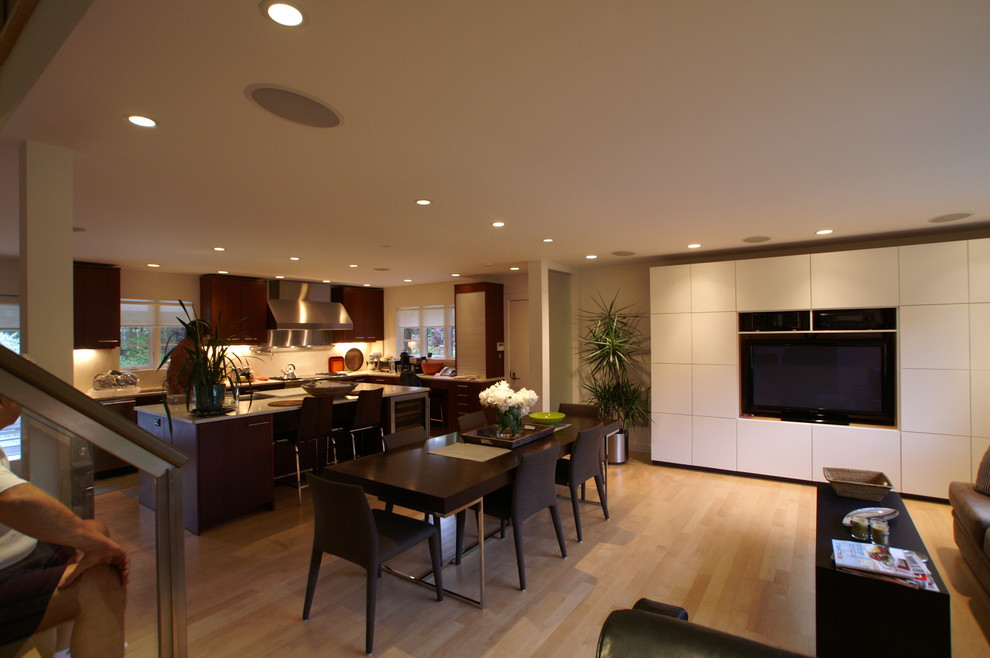 Photo of a contemporary dining room in Bridgeport.