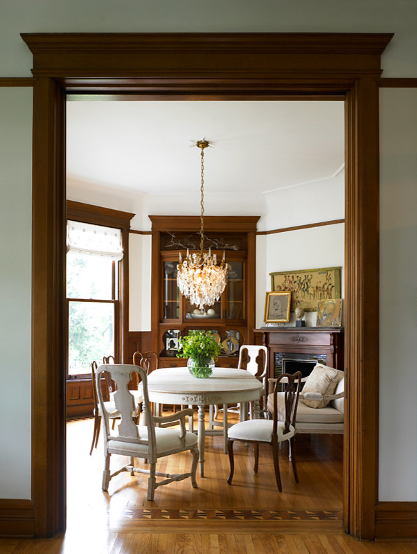 North Shore Queen Anne Traditional Dining Room Chicago by