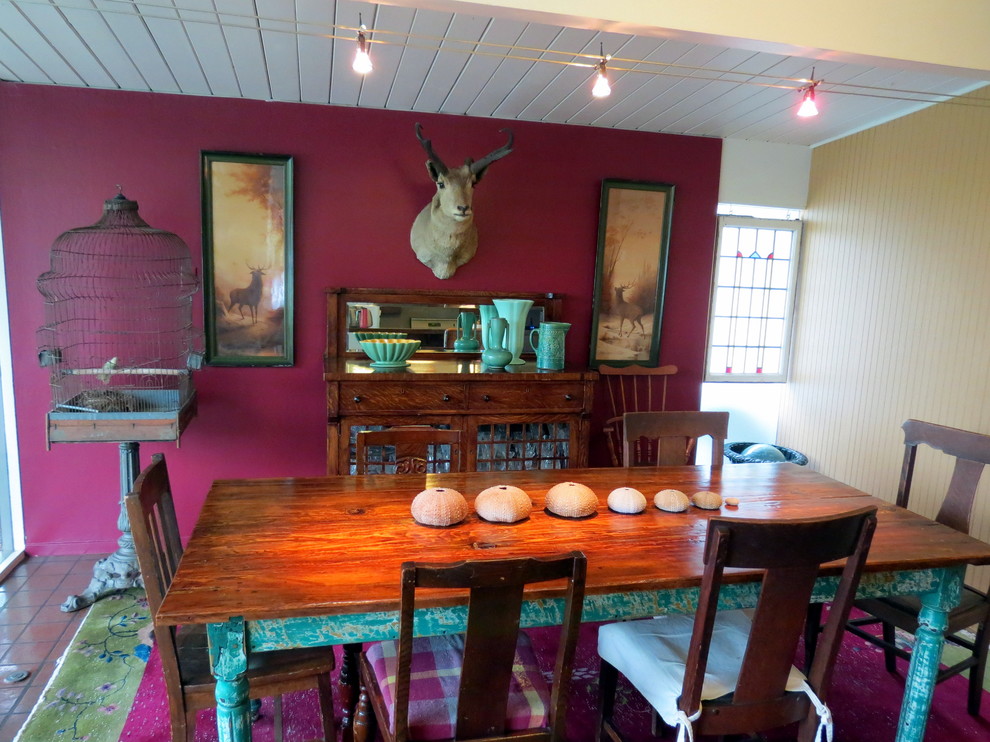 Example of a 1960s dining room design in Orange County