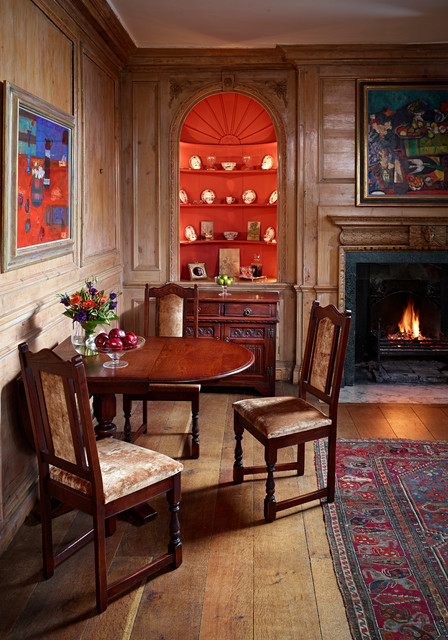 Old charm dining table and chairs outlet