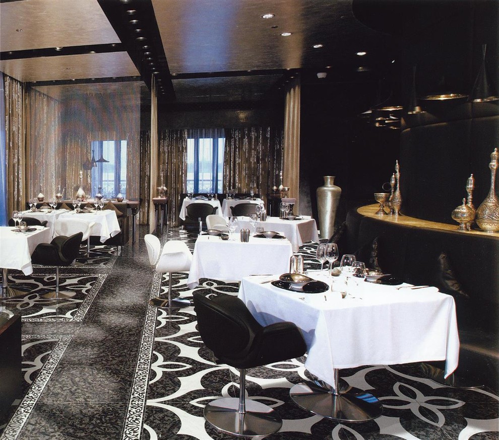 Dining room - contemporary dining room idea in Toronto