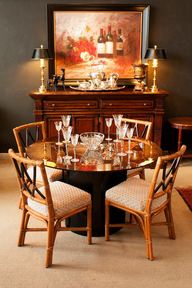 Свежая идея для дизайна: гостиная-столовая в классическом стиле с серыми стенами - отличное фото интерьера