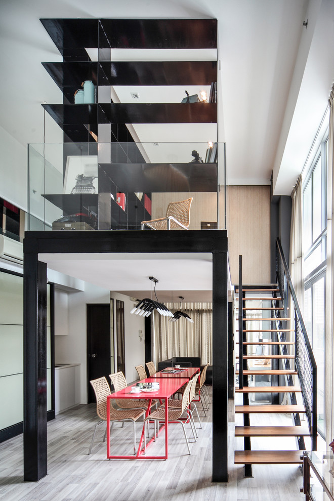 Aménagement d'une salle à manger contemporaine de taille moyenne.