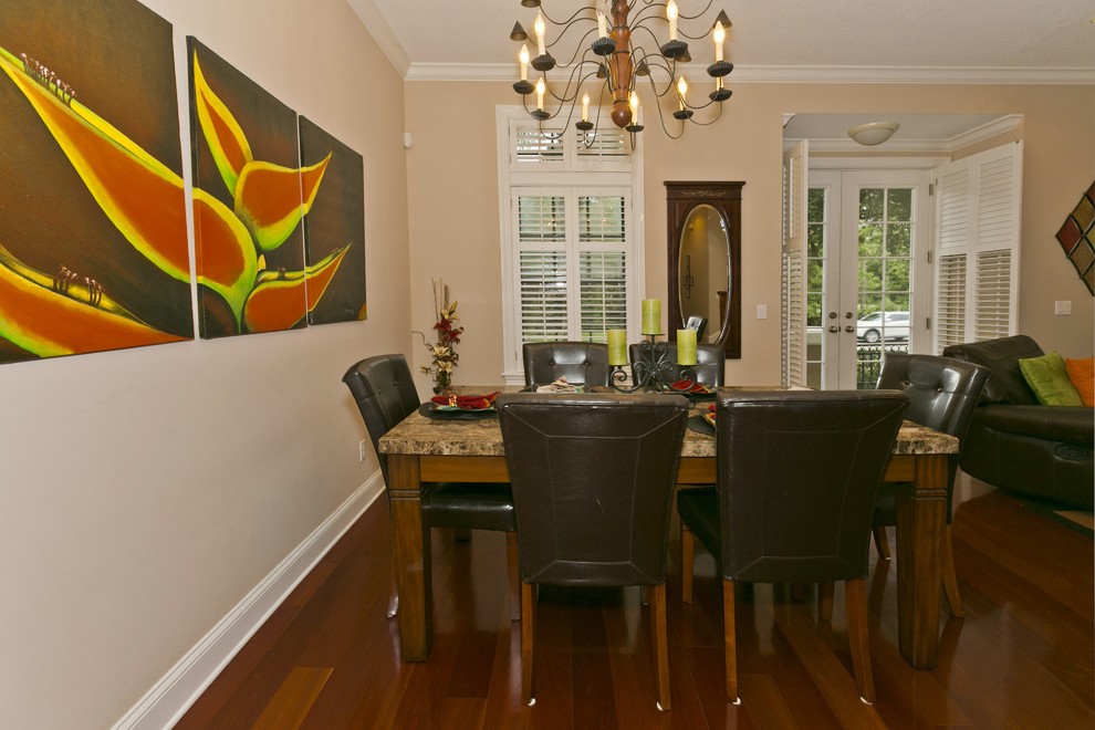 Inspiration for a classic dining room in Jacksonville.