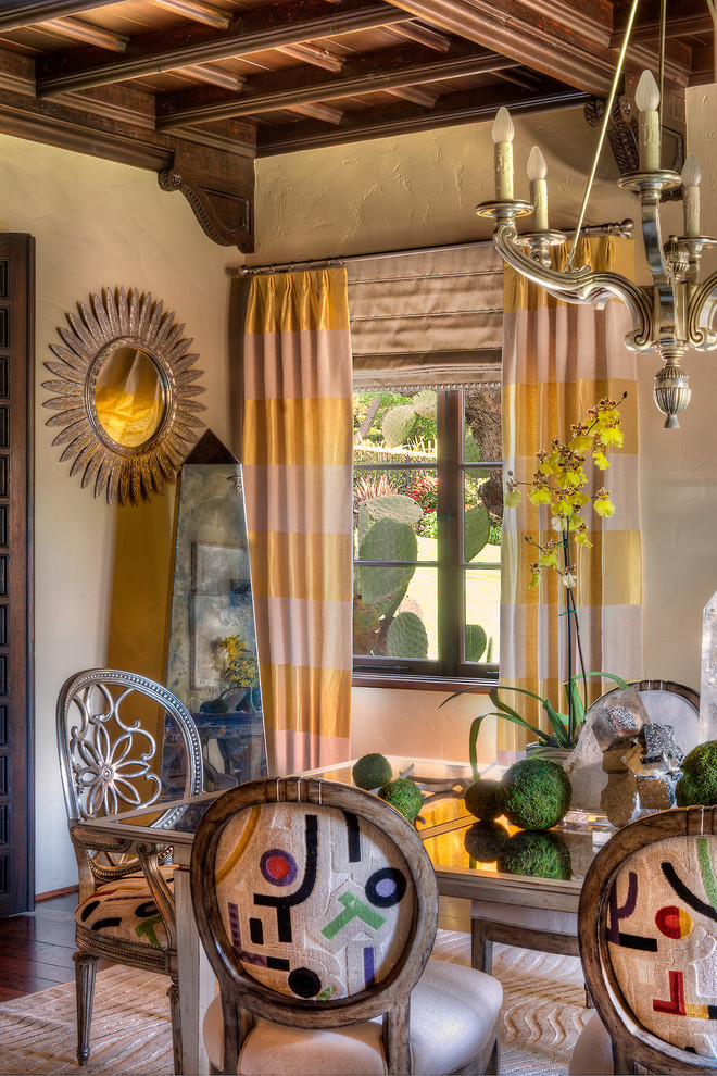 This is an example of an eclectic dining room in Los Angeles.