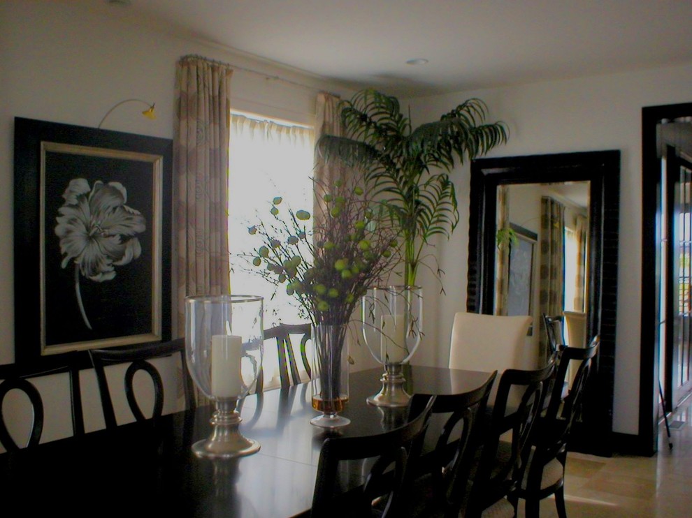 Minimalist dining room photo in Charleston