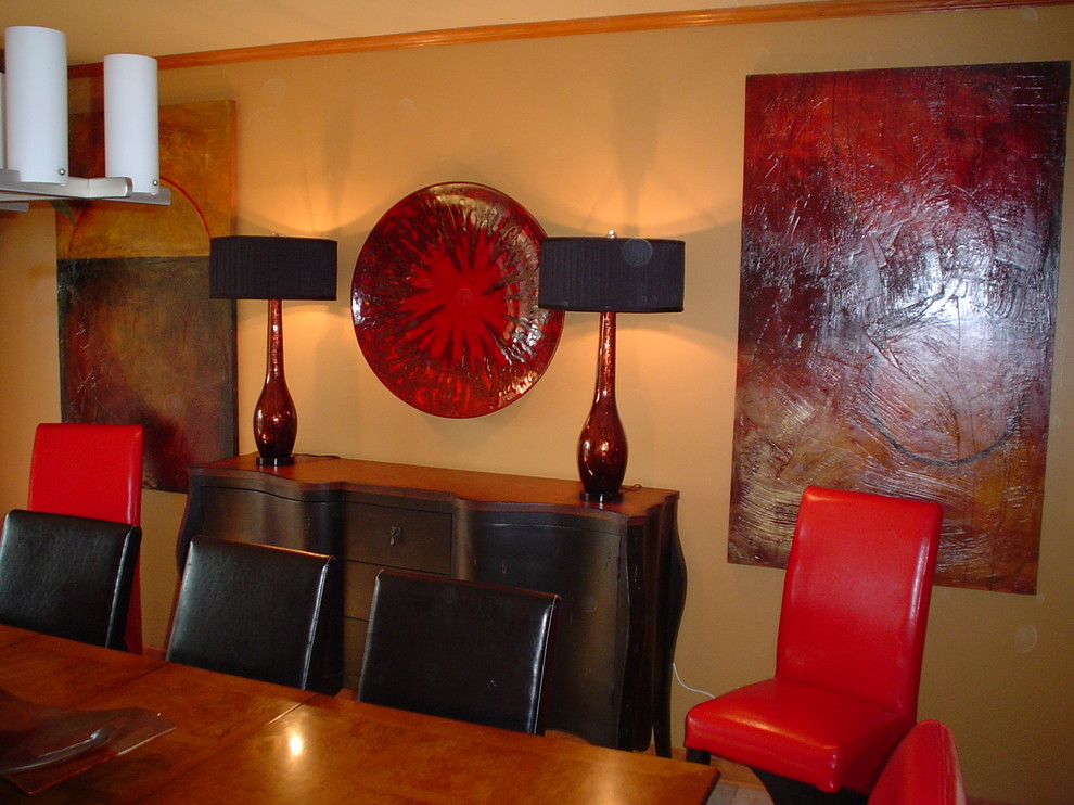 Dining room - contemporary dining room idea in Little Rock