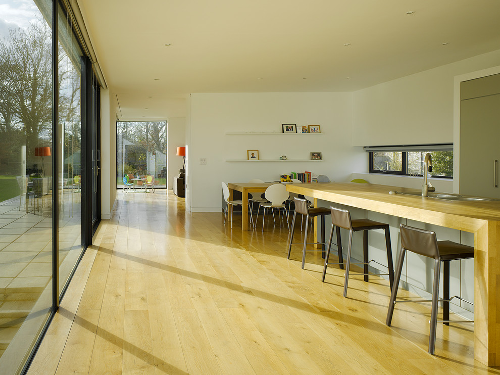 Photo of a contemporary dining room in Dublin.