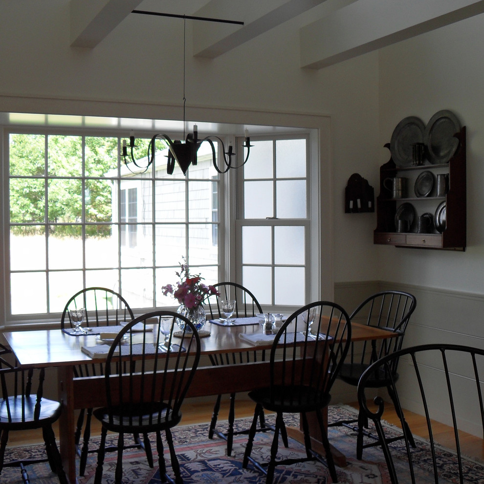 This is an example of a traditional dining room in Portland Maine.