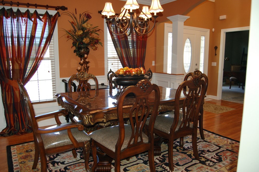 Dining room - traditional dining room idea in Cleveland