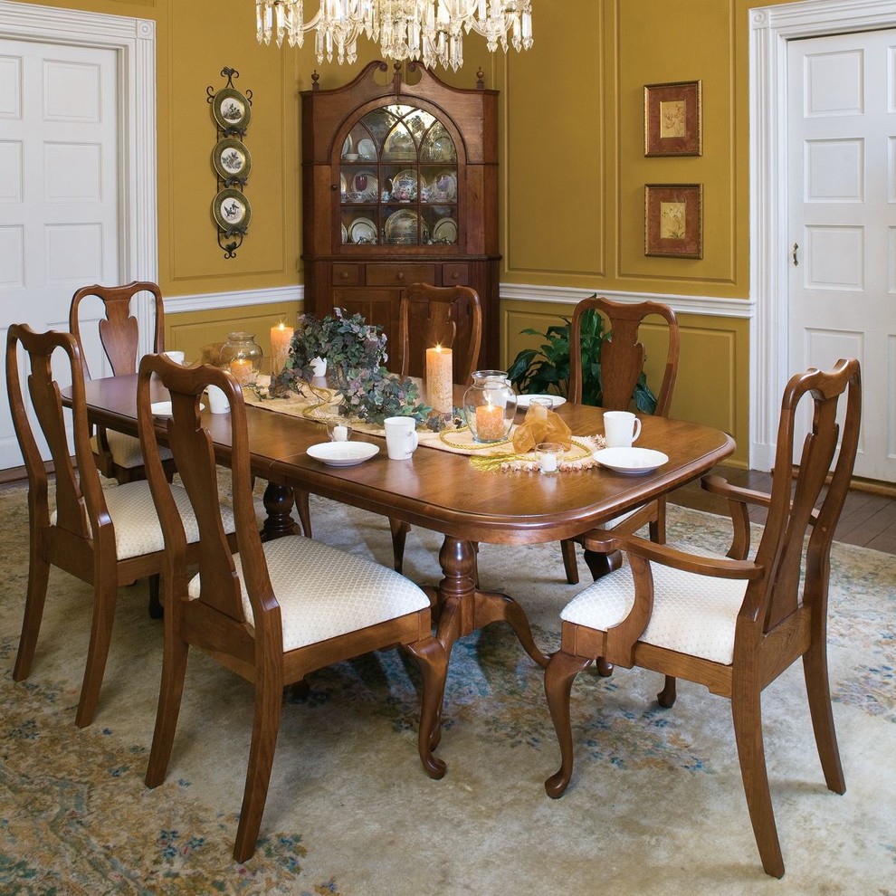 Queen Anne Pedestal Dining Set Craftsman Dining Room New York