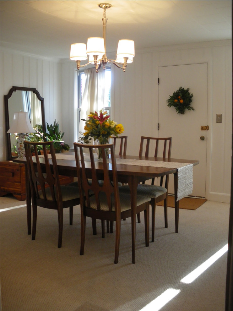 This is an example of a traditional dining room in Providence.